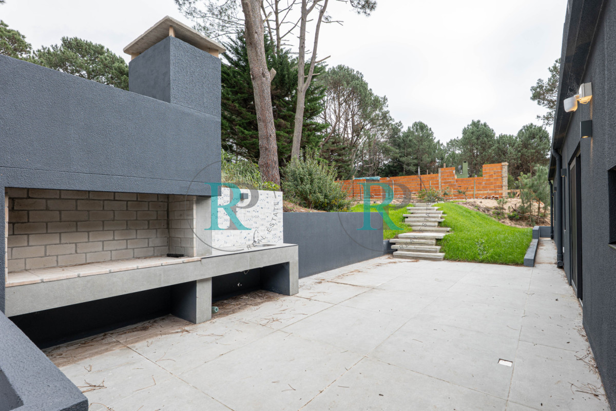 Casa ID.2823 - Casa a estrenar en venta,  3 Dormitorios - Club del Lago, Punta ballena - Punta del Este 