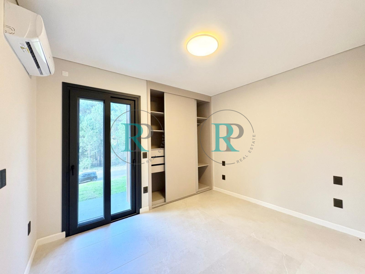 Casa ID.2823 - Casa a estrenar en venta,  3 Dormitorios - Club del Lago, Punta ballena - Punta del Este 