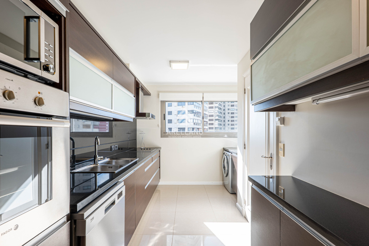 Apartamento ID.5231 - Playa Brava 2 Dormitorios a 100 mts del Mar, Punta del Este 