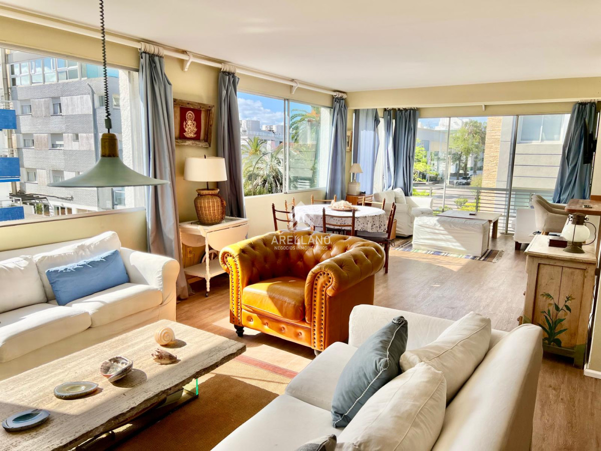 Apartamento ID.5649 - Alquiler de Temporada en la Península, Punta del Este 4 Dormitorios