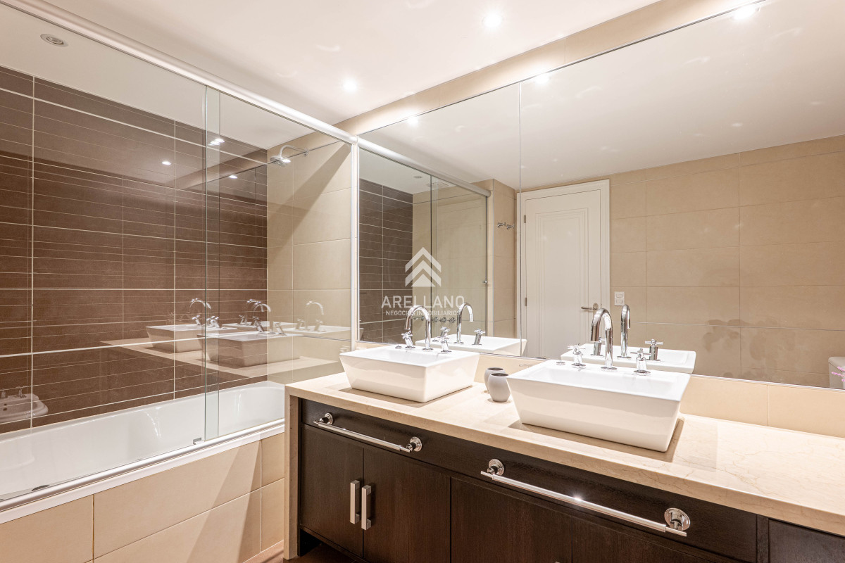 Apartamento ID.5231 - Playa Brava 2 Dormitorios a 100 mts del Mar, Punta del Este 