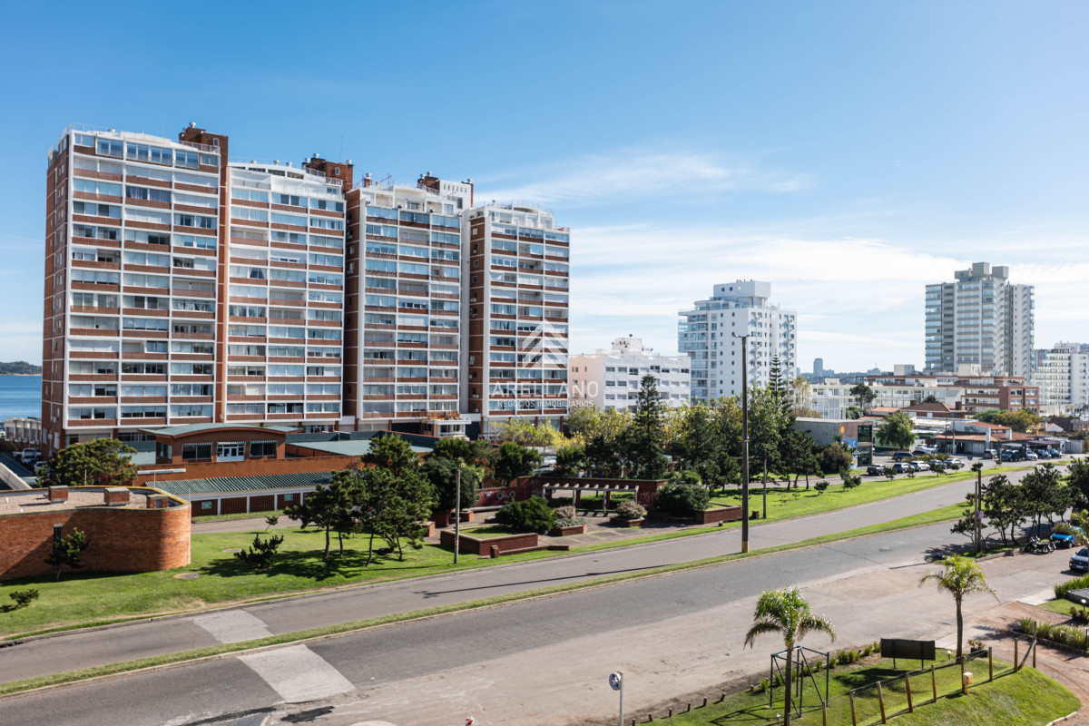 Apartamento ID.5231 - Playa Brava 2 Dormitorios a 100 mts del Mar, Punta del Este 