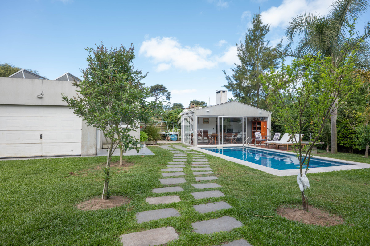 Casa ID.6080 - Venta Casa 3 Dormitorios  - Punta Del Este - Jardínes de Cordoba 