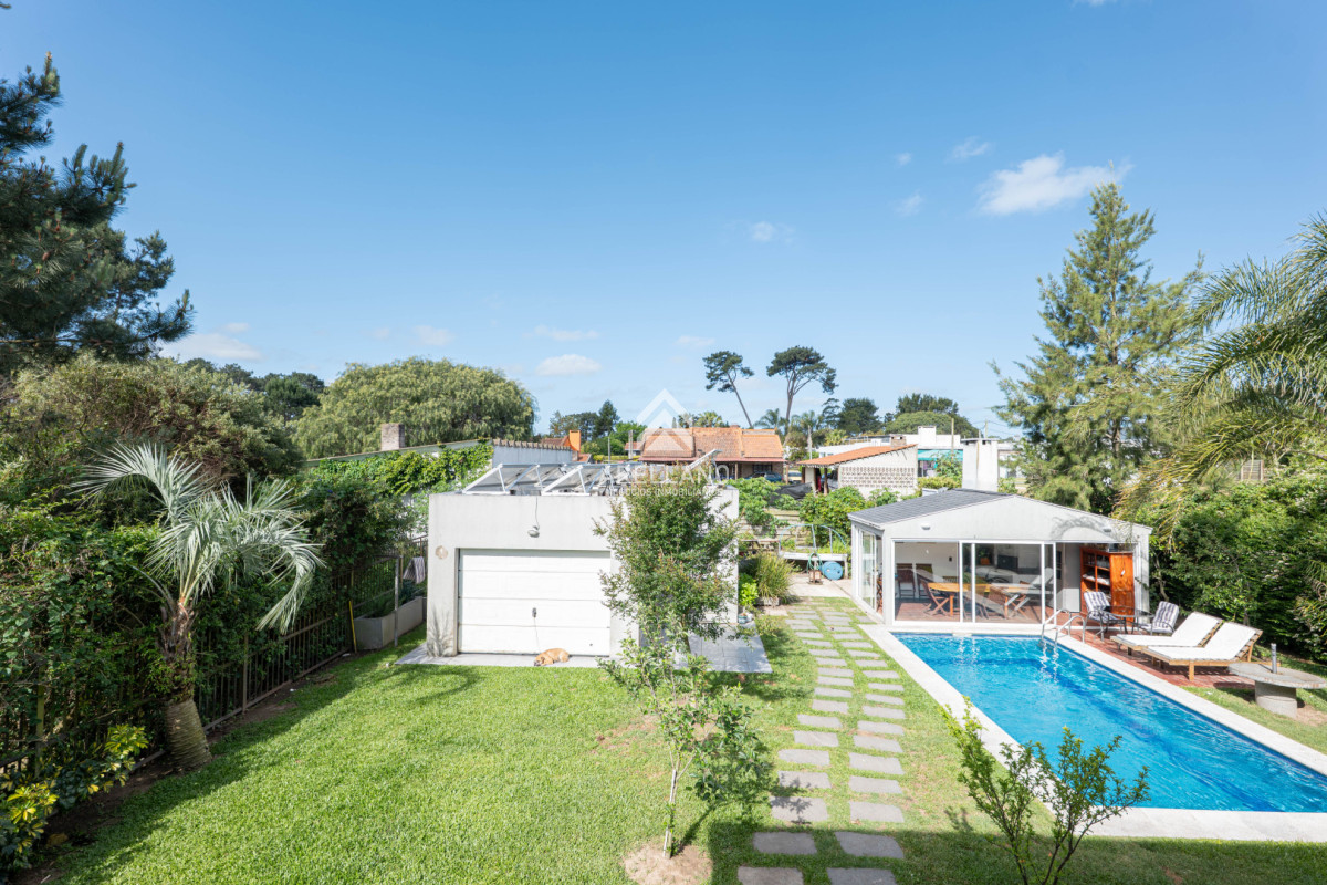 Casa ID.6080 - Venta Casa 3 Dormitorios  - Punta Del Este - Jardínes de Cordoba 