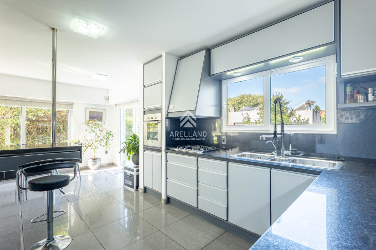 Casa ID.6080 - Venta Casa 3 Dormitorios  - Punta Del Este - Jardínes de Cordoba 