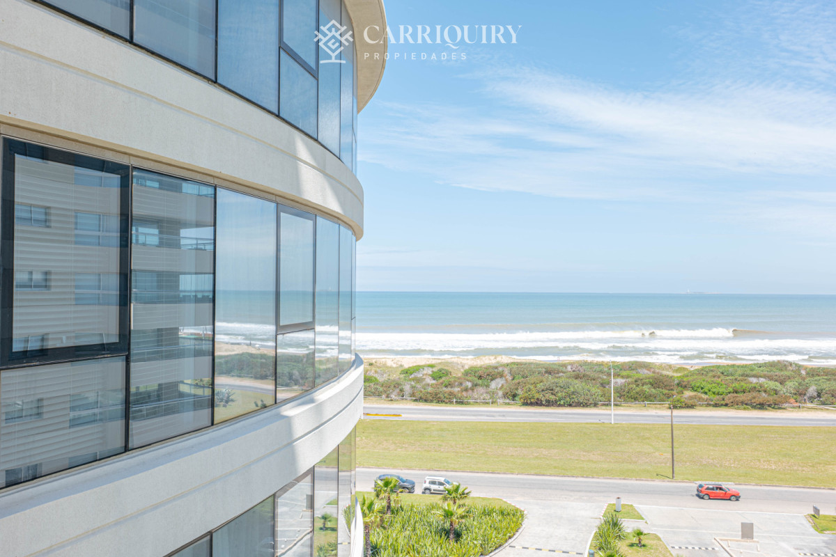 Apartamento ID.9829/Vivir-en-Punta-del-Este-con-su-mayor-confort - Venta Apartamento, 2 Dormitorios en Suite - Punta Del Este - Playa Brava - TRUMP TOWER