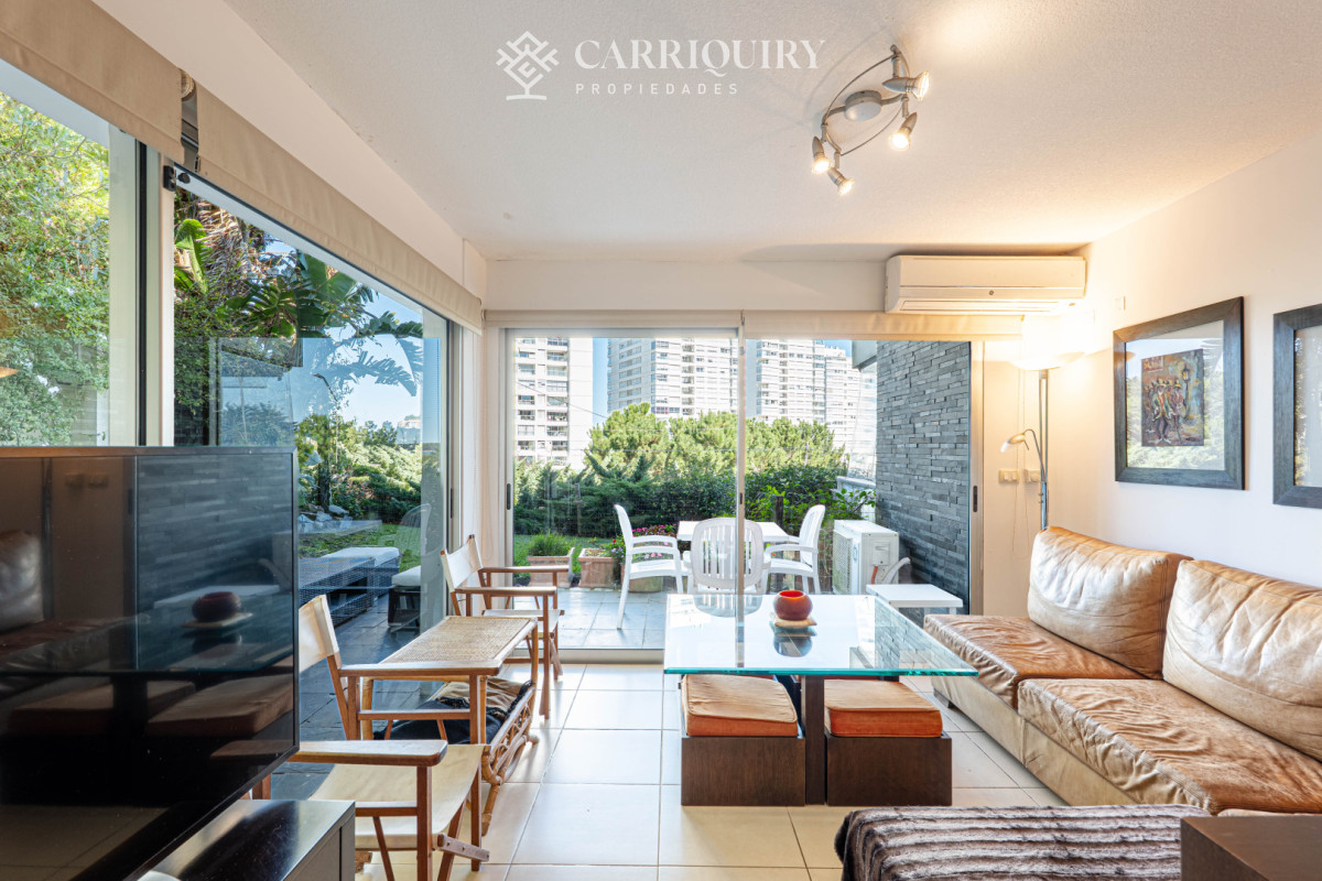Apartamento ID.10050 - Apartamento en Venta 3 Dormitorios - Patio y Prrillero de uso exclusivo - Punta del Este - Playa Mansa
