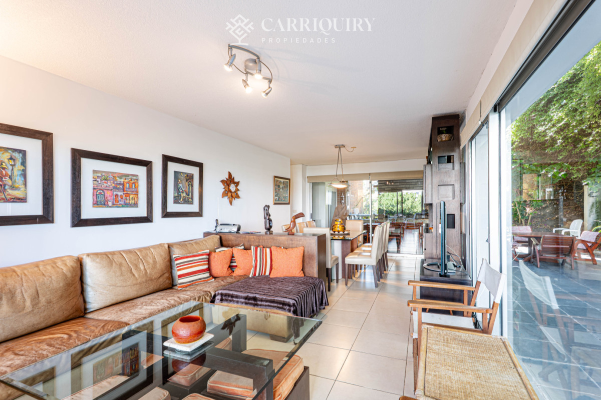 Apartamento ID.10050 - Apartamento en Venta 3 Dormitorios - Patio y Prrillero de uso exclusivo - Punta del Este - Playa Mansa