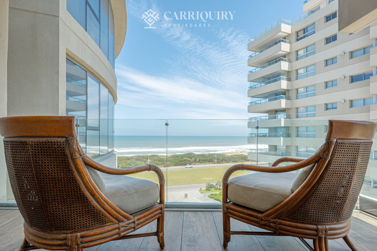Apartamento ID.9829/Vivir-en-Punta-del-Este-con-su-mayor-confort - Venta Apartamento, 2 Dormitorios en Suite - Punta Del Este - Playa Brava - TRUMP TOWER