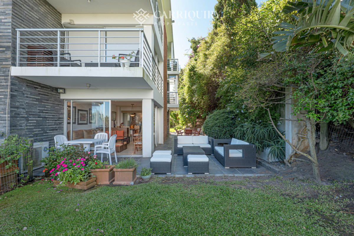 Apartamento ID.10050 - Apartamento en Venta 3 Dormitorios - Patio y Prrillero de uso exclusivo - Punta del Este - Playa Mansa