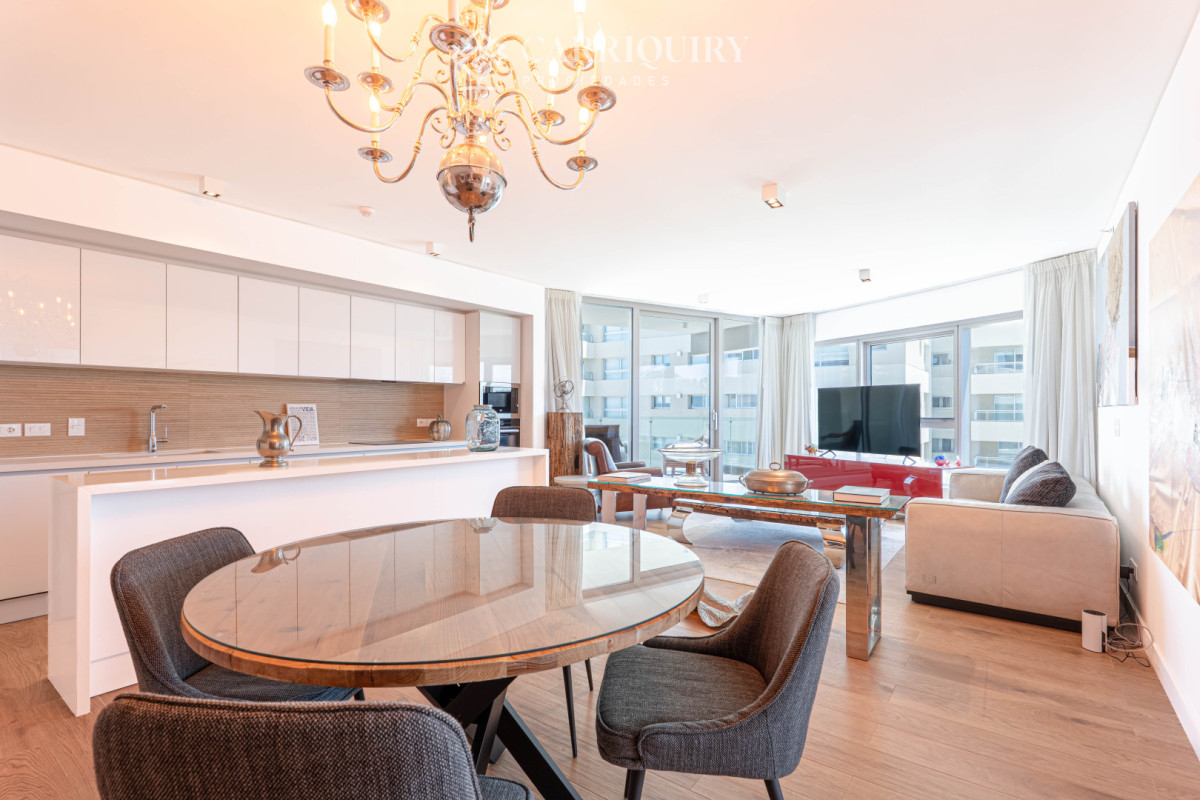 Apartamento ID.9829/Vivir-en-Punta-del-Este-con-su-mayor-confort - Venta Apartamento, 2 Dormitorios en Suite - Punta Del Este - Playa Brava - TRUMP TOWER