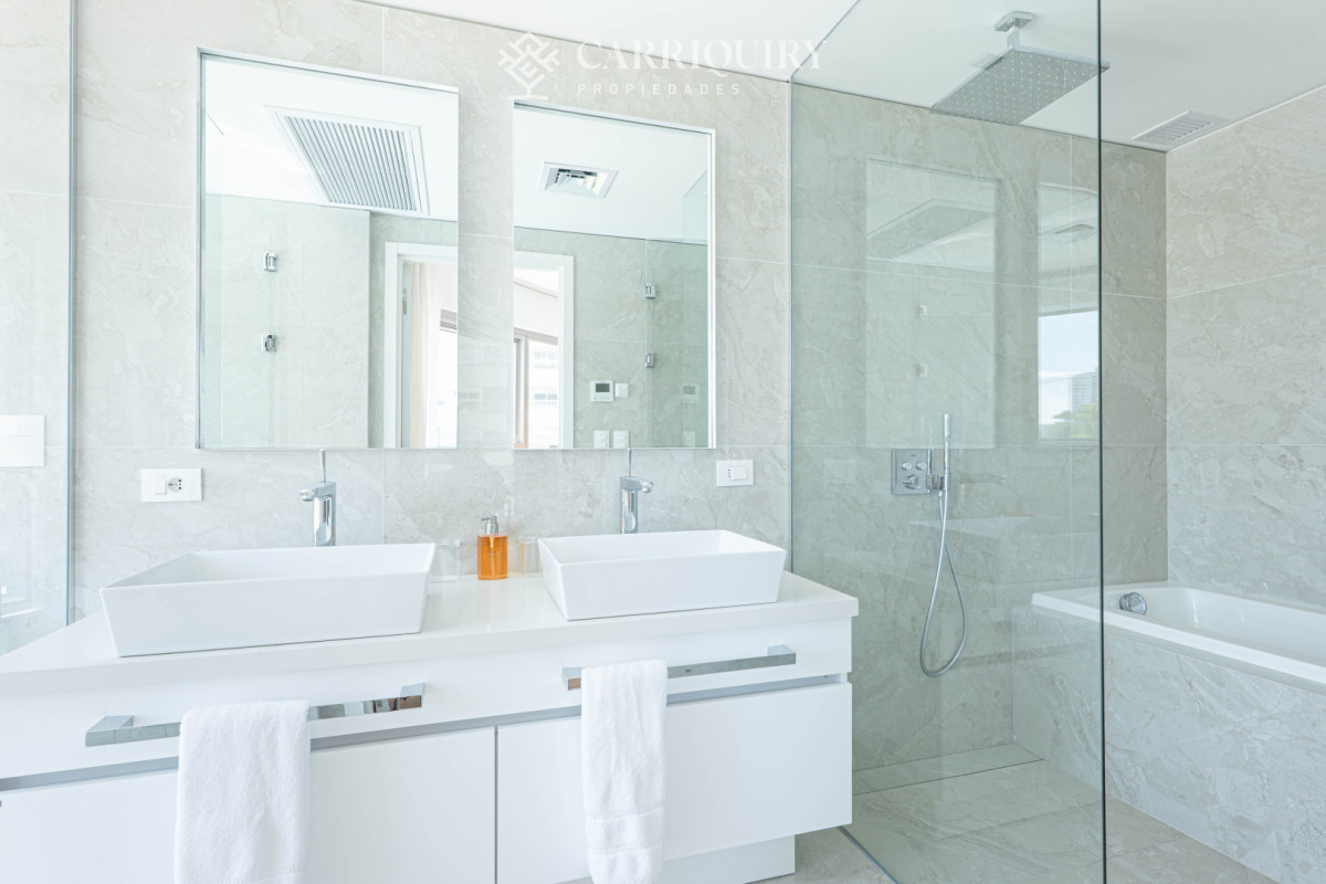 Apartamento ID.9829/Vivir-en-Punta-del-Este-con-su-mayor-confort - Venta Apartamento, 2 Dormitorios en Suite - Punta Del Este - Playa Brava - TRUMP TOWER