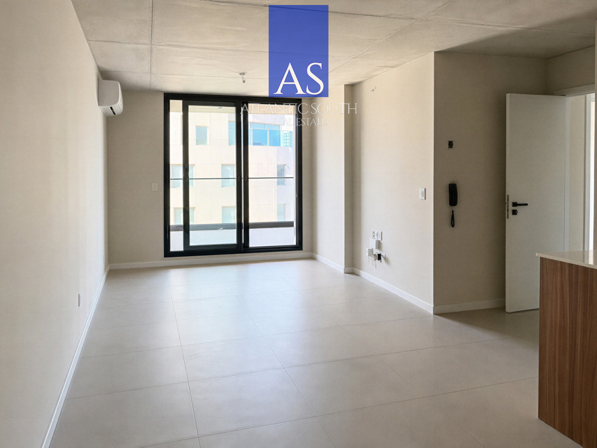 Apartamento ID.5221 - Apartamento casi a estrenar con vista al mar 2 Dormitorios Playa Brava - Punta del Este