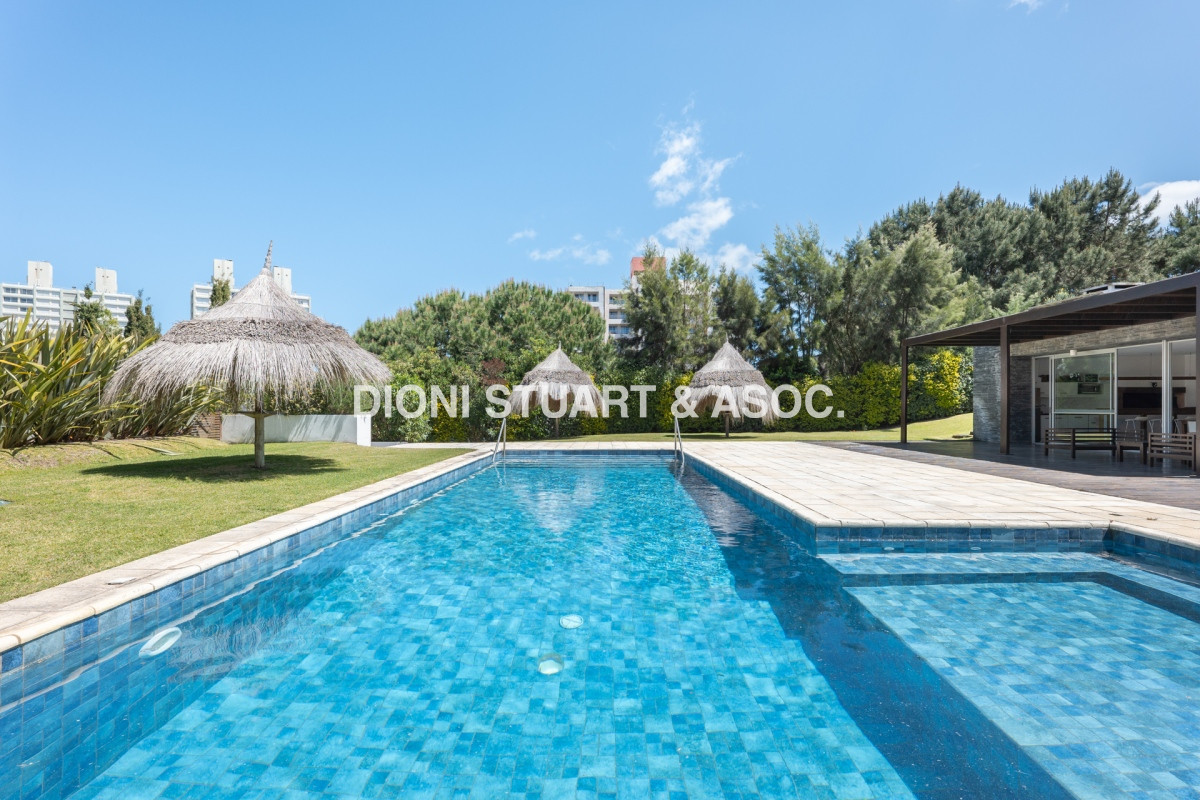 VENTA APARTAMENTO 3 DORMITORIOS CERCA DEL MAR - PLAYA MANSA