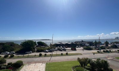 Apartamento en Venta Primera Linea Playa Mansa 3 dormitorios
