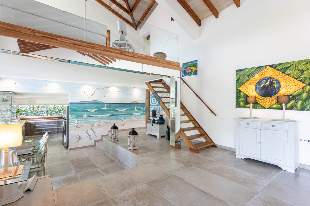 Casa ID.1030 - Casa en Alquiler Anual - 5 Dormitorios en Suite - Barrio Golf - Punta del Este