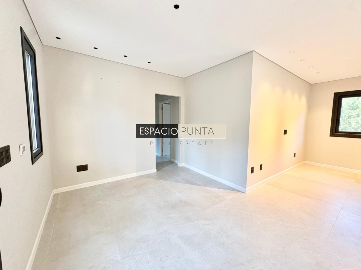 Casa ID.4642 - Casa a estrenar en venta,  3 Dormitorios - Club del Lago, Punta ballena - Punta del Este 