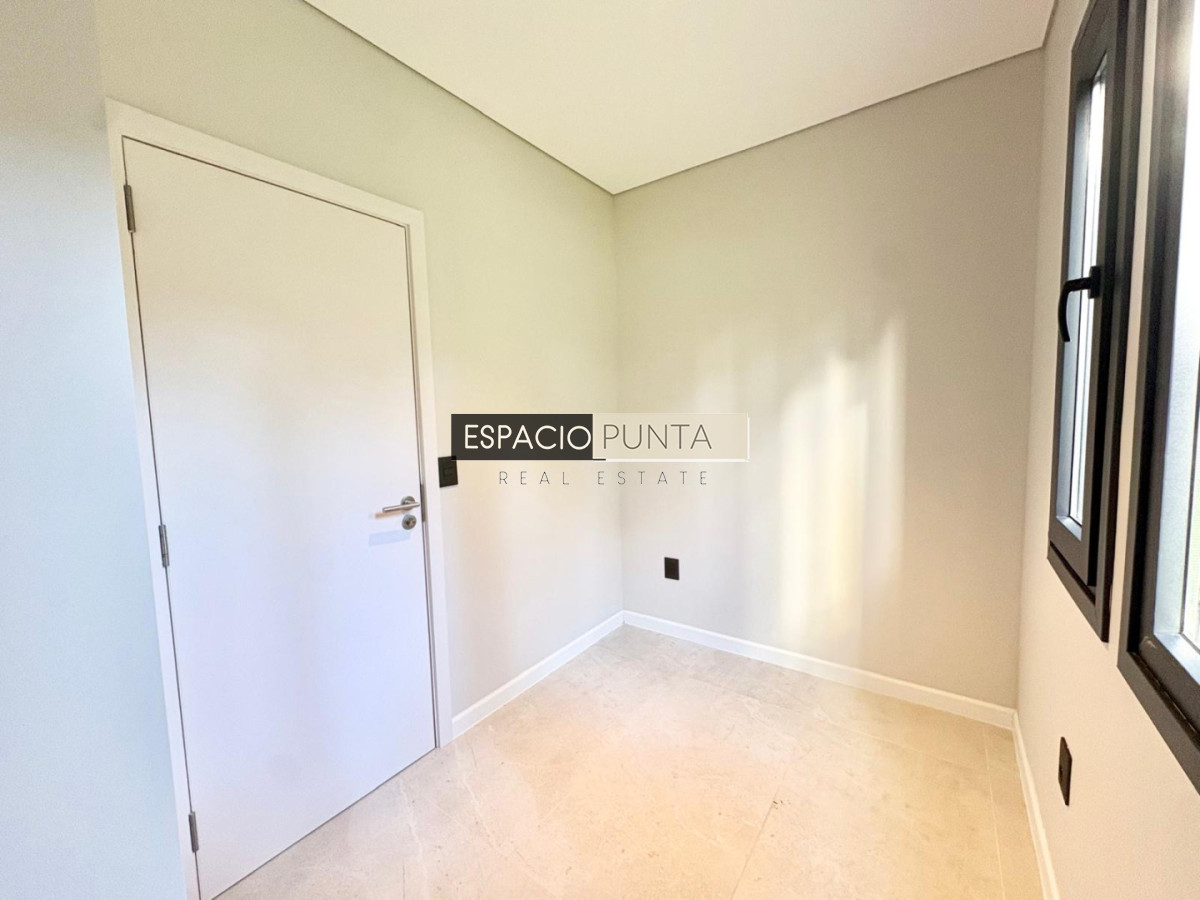 Casa ID.4642 - Casa a estrenar en venta,  3 Dormitorios - Club del Lago, Punta ballena - Punta del Este 