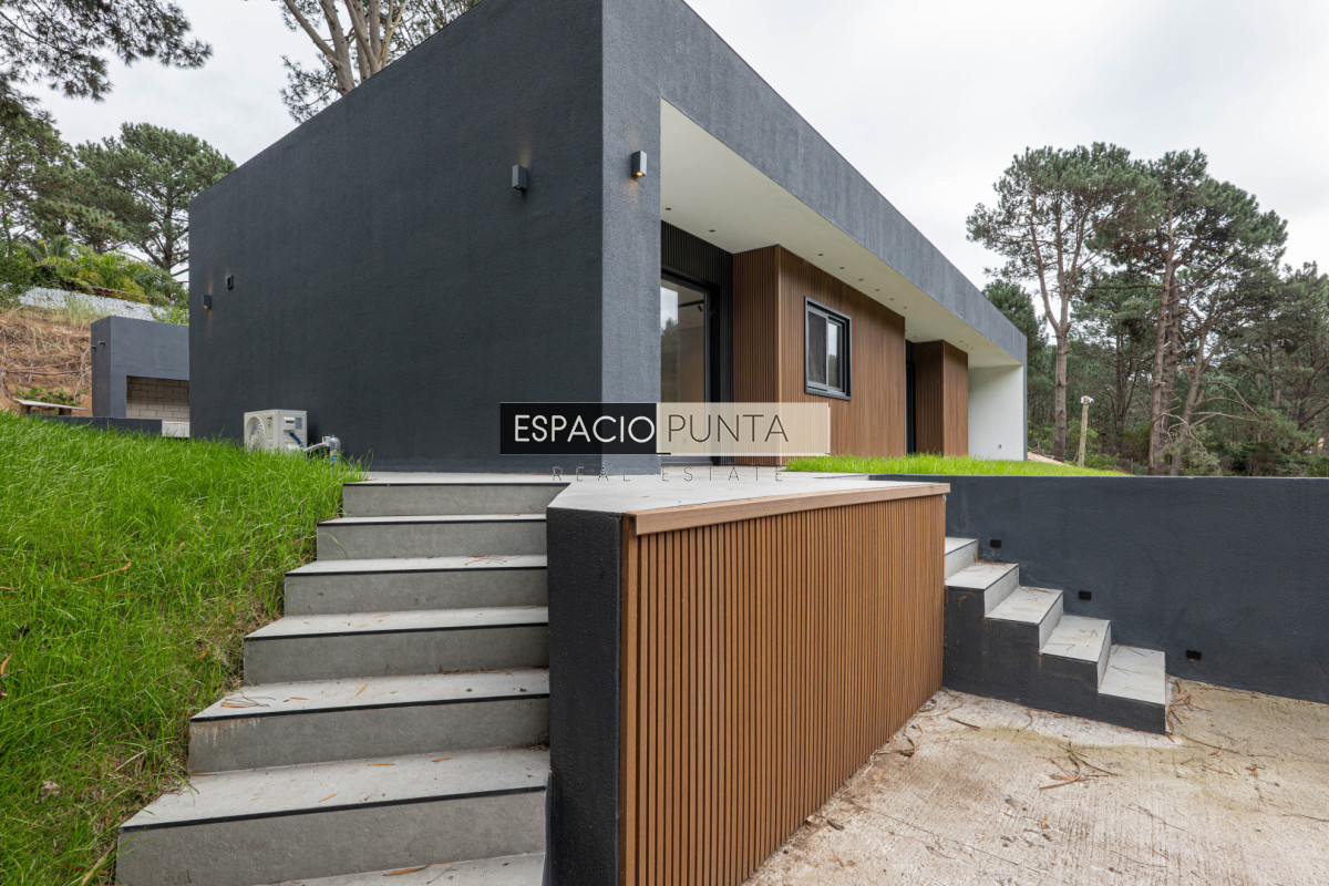 Casa ID.4642 - Casa a estrenar en venta,  3 Dormitorios - Club del Lago, Punta ballena - Punta del Este 