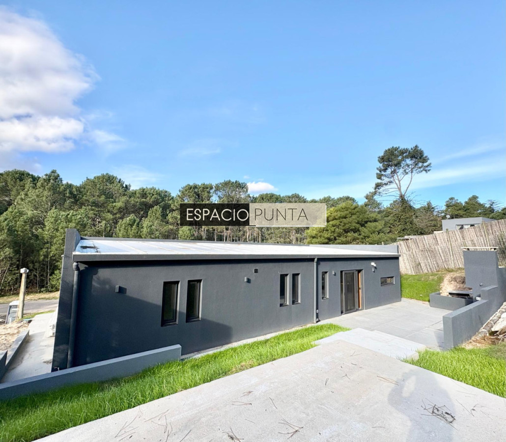 Casa ID.4642 - Casa a estrenar en venta,  3 Dormitorios - Club del Lago, Punta ballena - Punta del Este 