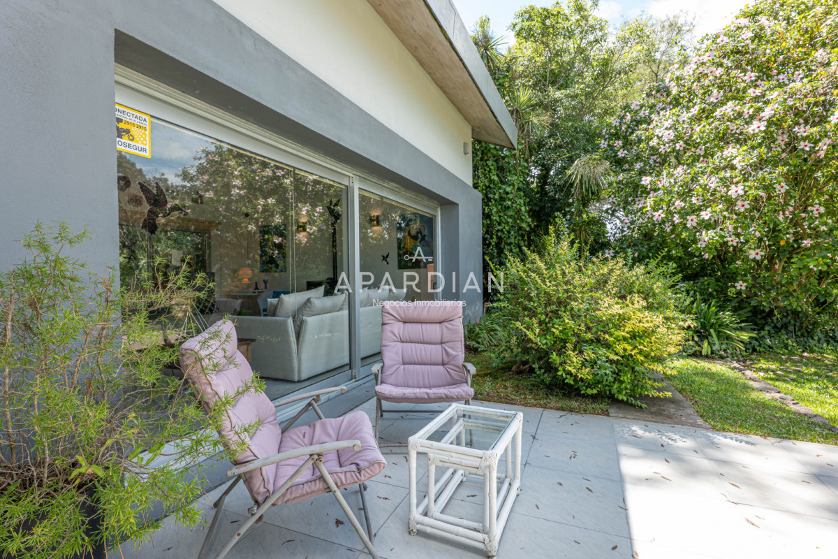 Casa ID.21099125 - Casa en Alquiler Anual - 5 Dormitorios en Suite - Barrio Golf - Punta del Este