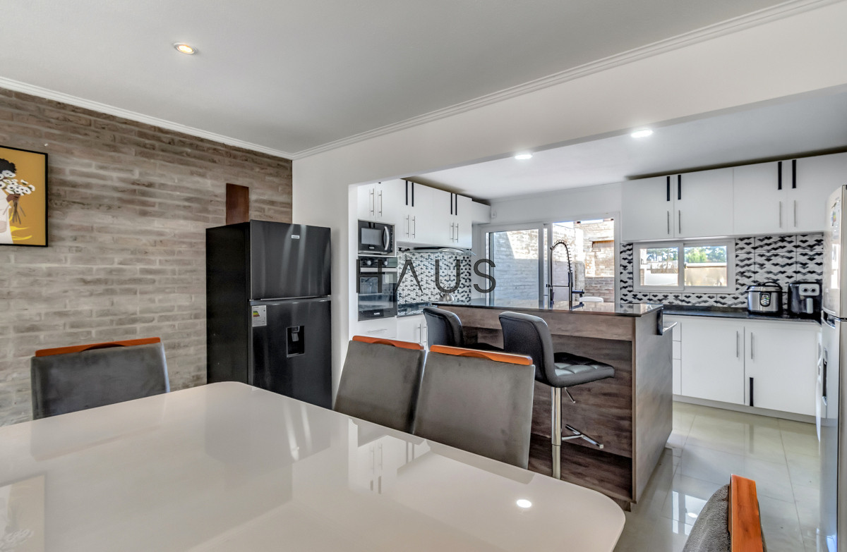 Casa ID.627 - Casa PH en Venta  3 Dormitorios en Parque Burnett