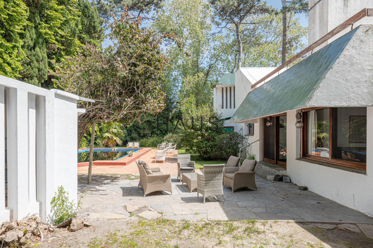 Casa ID.981 - Casa en Venta, 5 Dormitorios - Punta del Este -  Playa Mansa