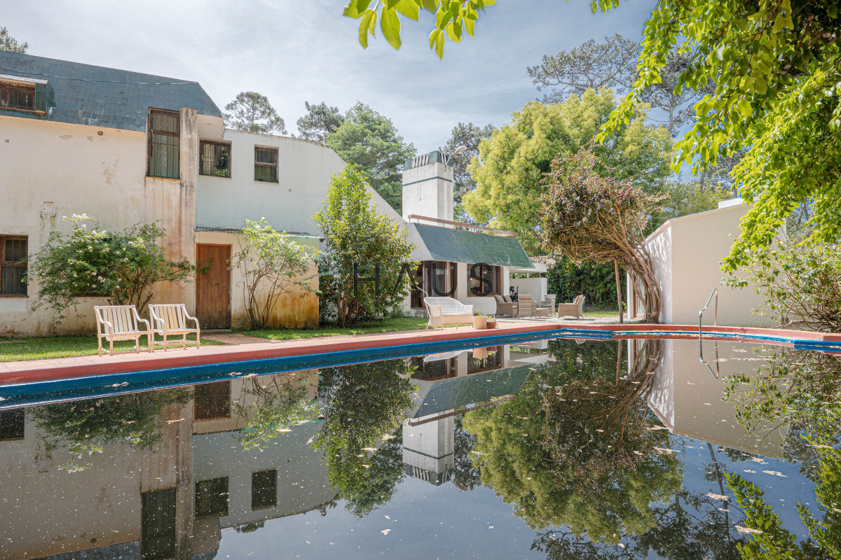 Casa ID.981 - Casa en Venta, 5 Dormitorios - Punta del Este -  Playa Mansa
