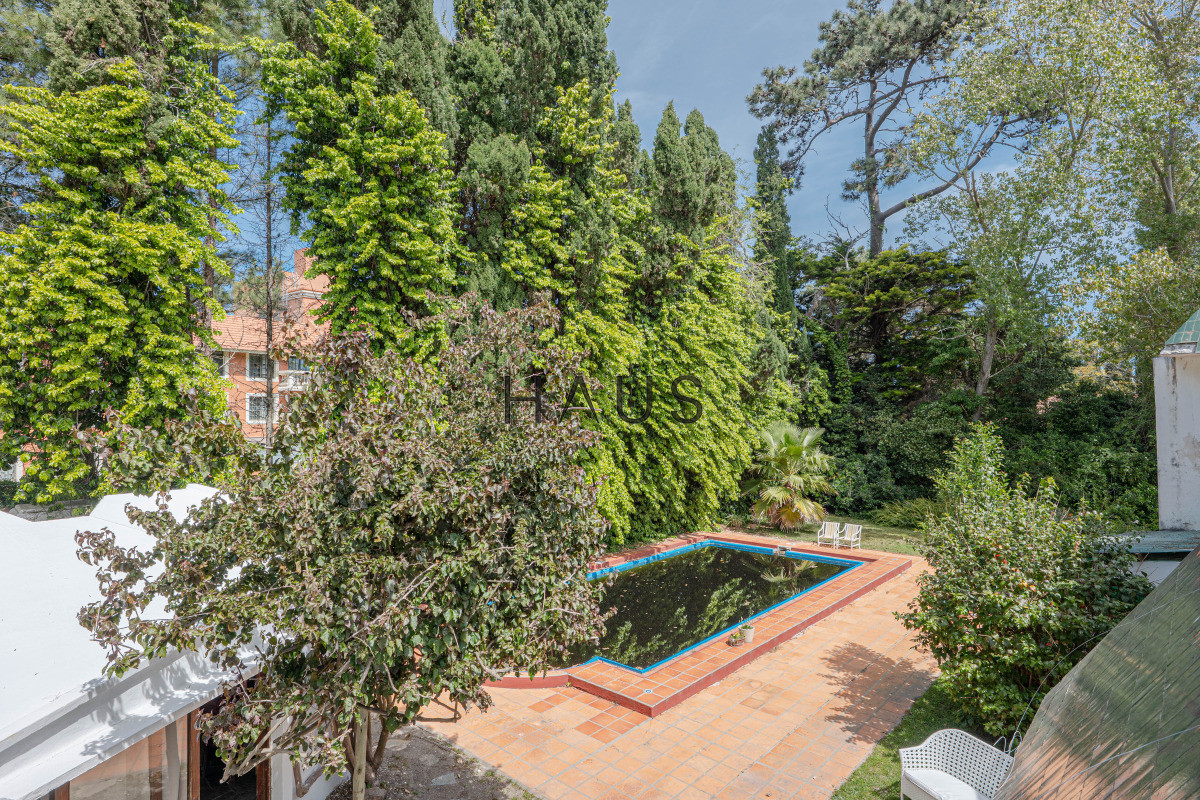 Casa ID.981 - Casa en Venta, 5 Dormitorios - Punta del Este -  Playa Mansa