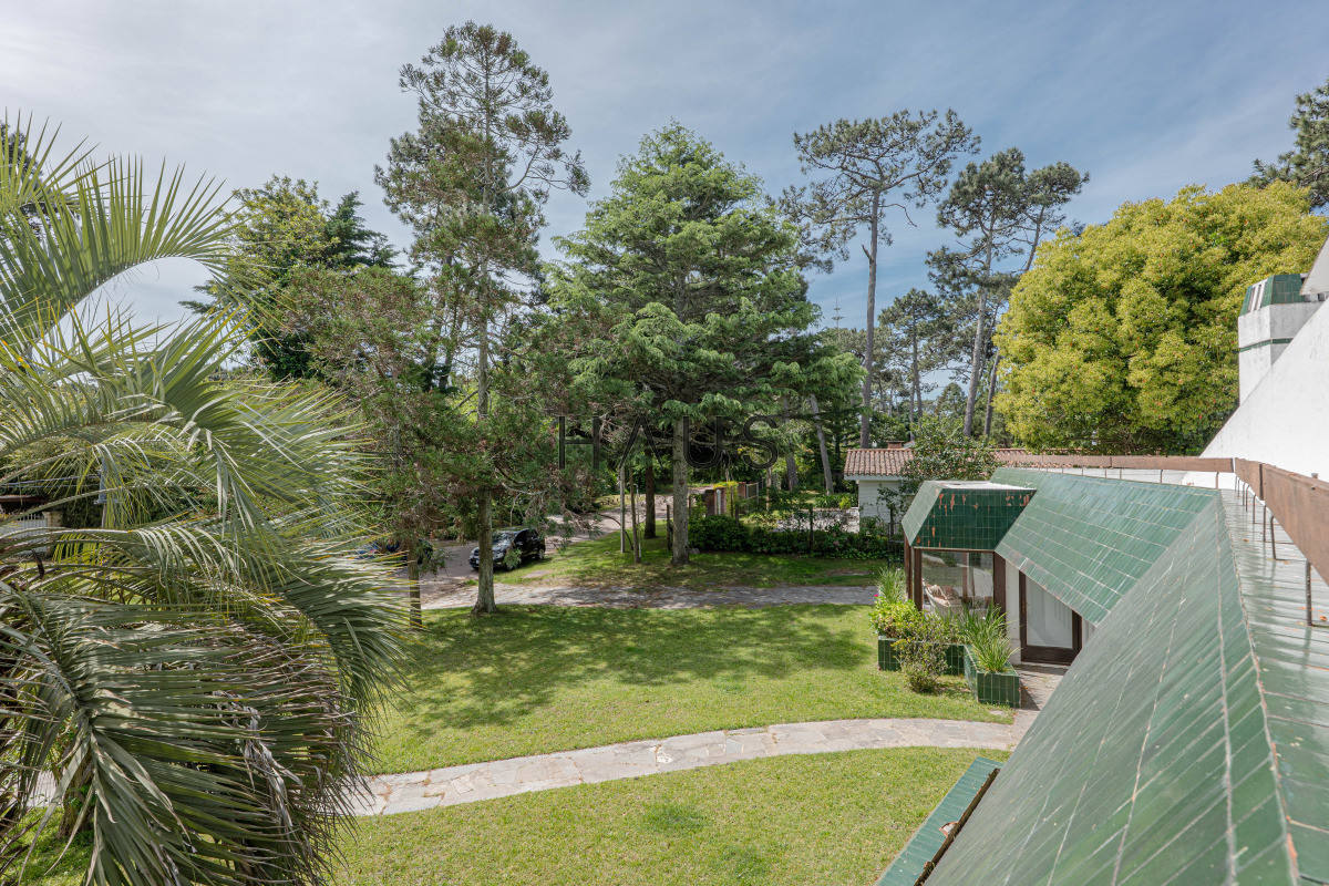 Casa ID.981 - Casa en Venta, 5 Dormitorios - Punta del Este -  Playa Mansa