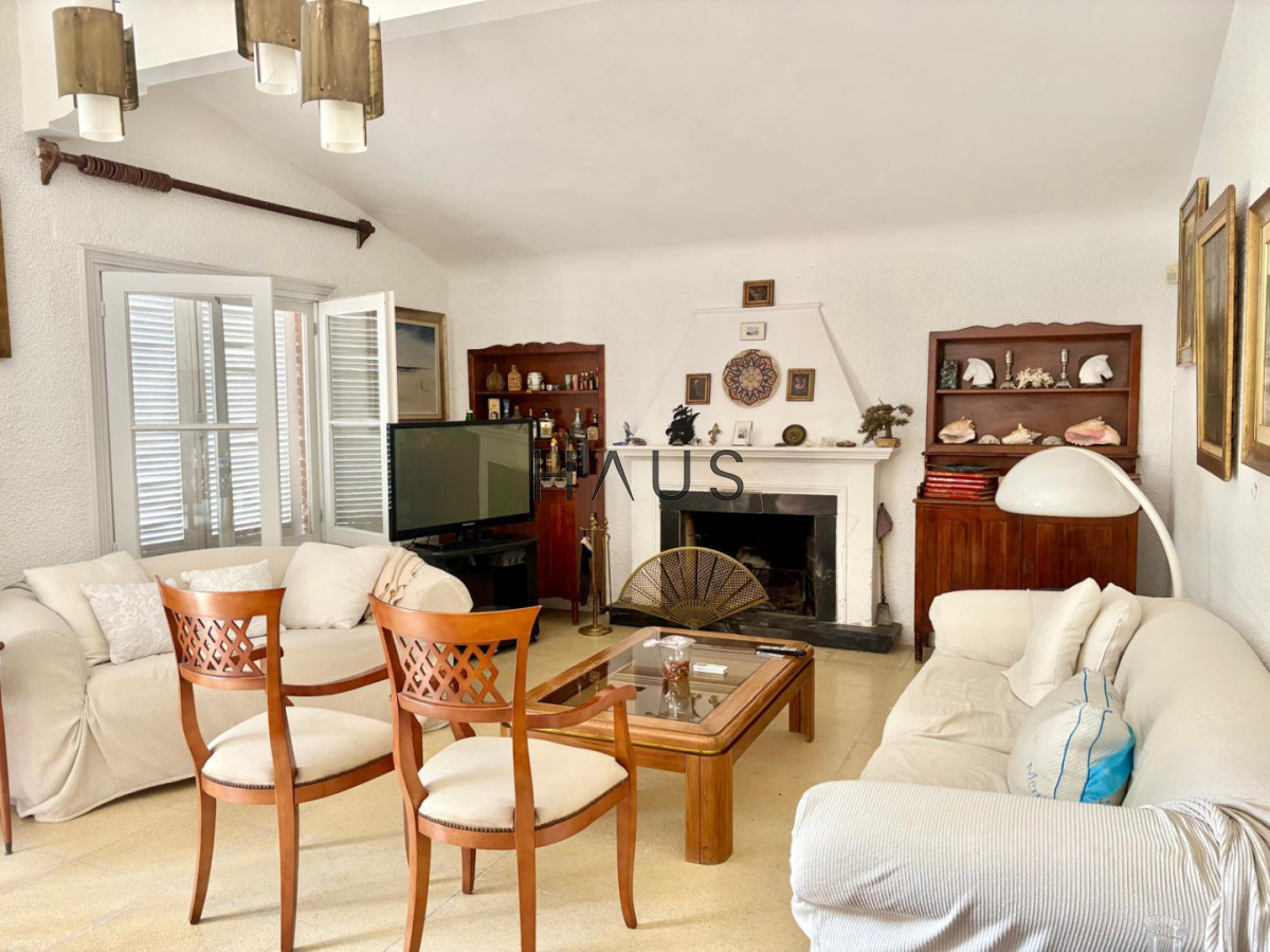 Casa ID.982 - Casa en Venta, 5 Dormitorios- Punta del Este - Playa Mansa