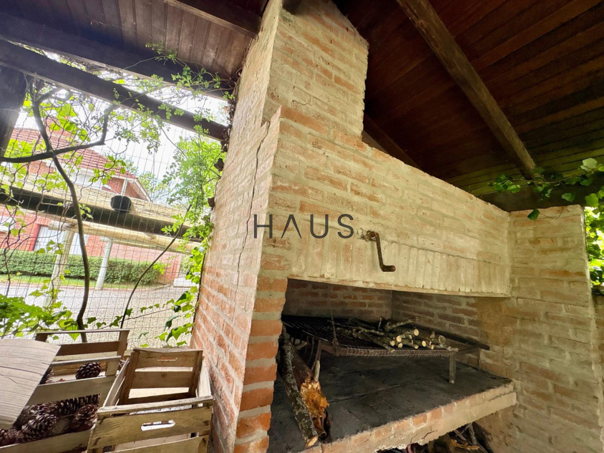 Casa ID.982 - Casa en Venta, 5 Dormitorios- Punta del Este - Playa Mansa