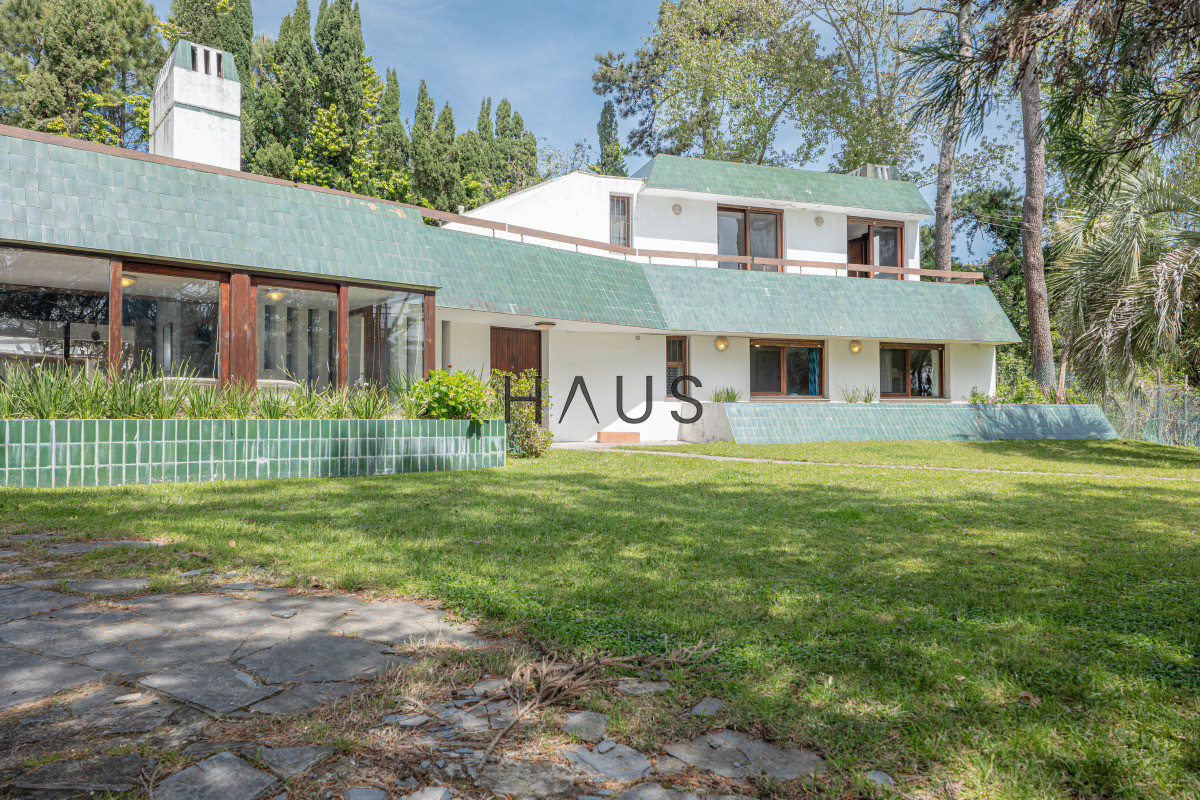 Casa ID.981 - Casa en Venta, 5 Dormitorios - Punta del Este -  Playa Mansa