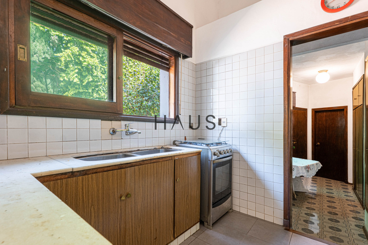 Casa ID.981 - Casa en Venta, 5 Dormitorios - Punta del Este -  Playa Mansa