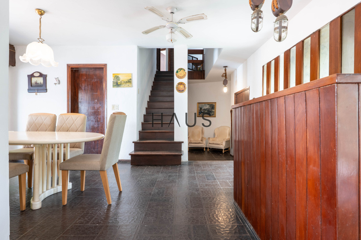 Casa ID.981 - Casa en Venta, 5 Dormitorios - Punta del Este -  Playa Mansa
