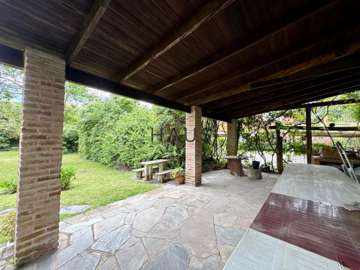 Casa ID.982 - Casa en Venta, 5 Dormitorios- Punta del Este - Playa Mansa