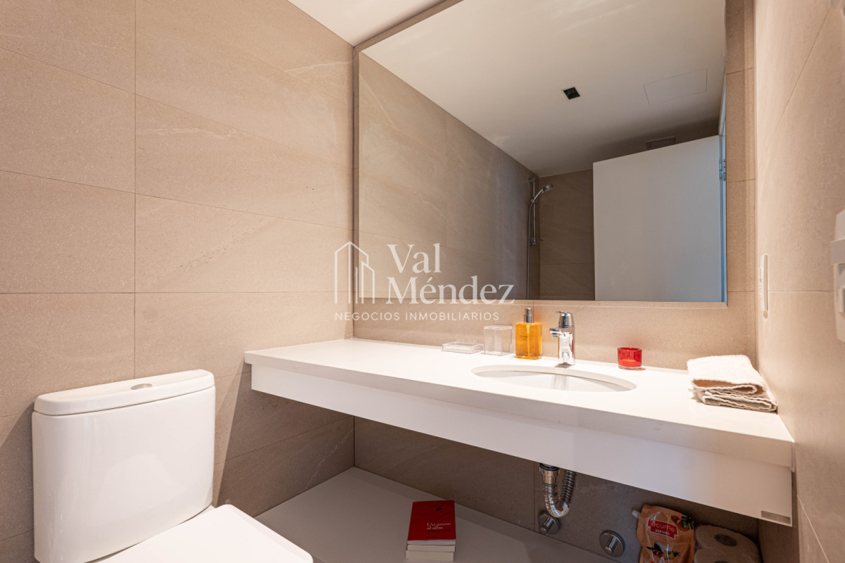 Apartamento ID.3812 - Venta Apartamento, 2 Dormitorios en Suite - Punta Del Este - Playa Brava - TRUMP