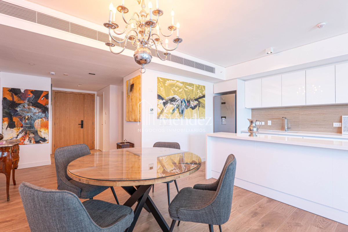 Apartamento ID.3812 - Venta Apartamento, 2 Dormitorios en Suite - Punta Del Este - Playa Brava - TRUMP