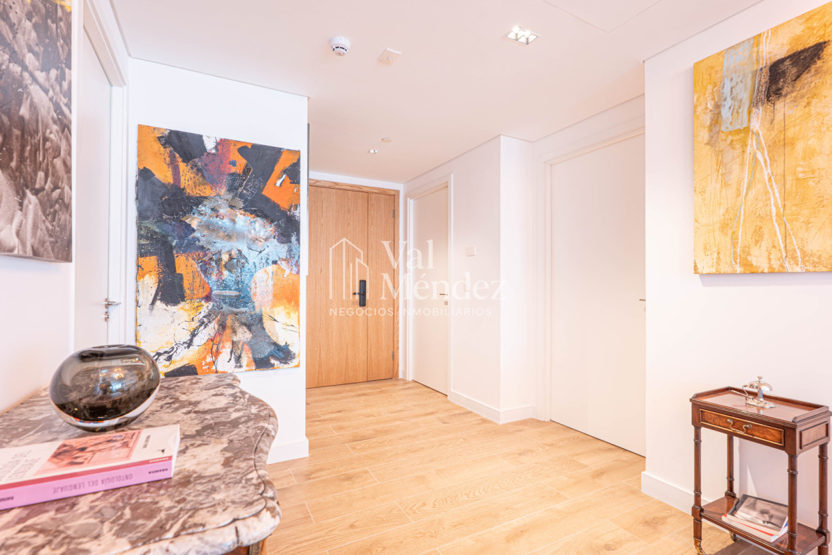 Apartamento ID.3812 - Venta Apartamento, 2 Dormitorios en Suite - Punta Del Este - Playa Brava - TRUMP