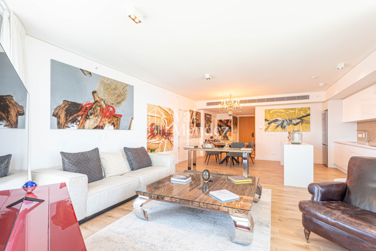 Apartamento ID.3812 - Venta Apartamento, 2 Dormitorios en Suite - Punta Del Este - Playa Brava - TRUMP