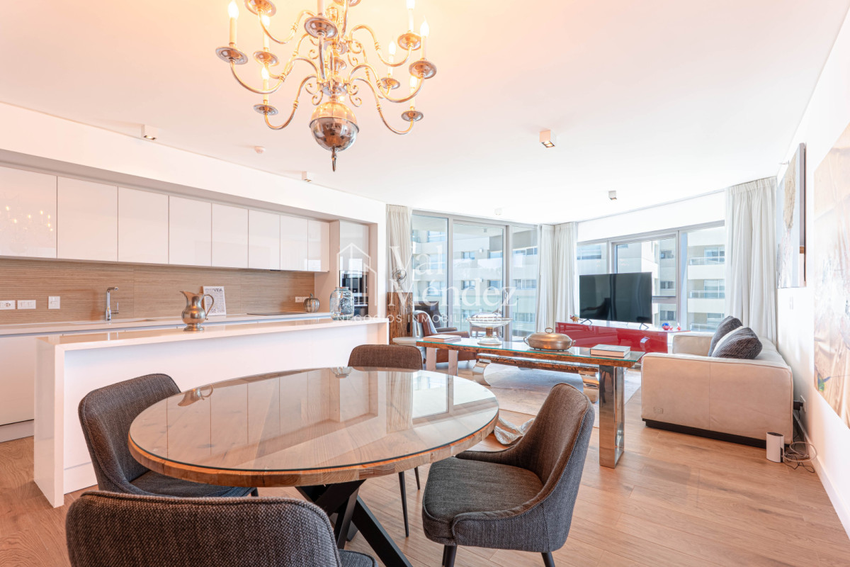 Apartamento ID.3812 - Venta Apartamento, 2 Dormitorios en Suite - Punta Del Este - Playa Brava - TRUMP