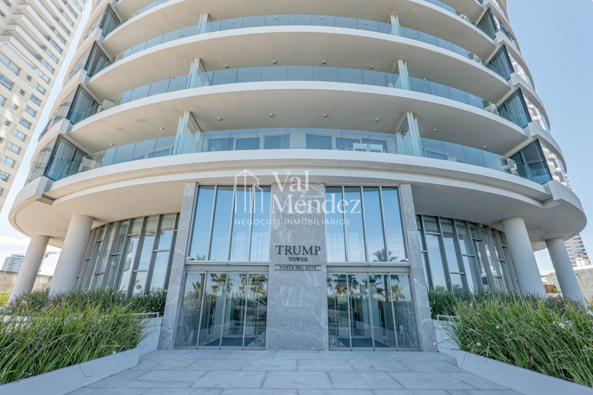 Apartamento ID.3812 - Venta Apartamento, 2 Dormitorios en Suite - Punta Del Este - Playa Brava - TRUMP