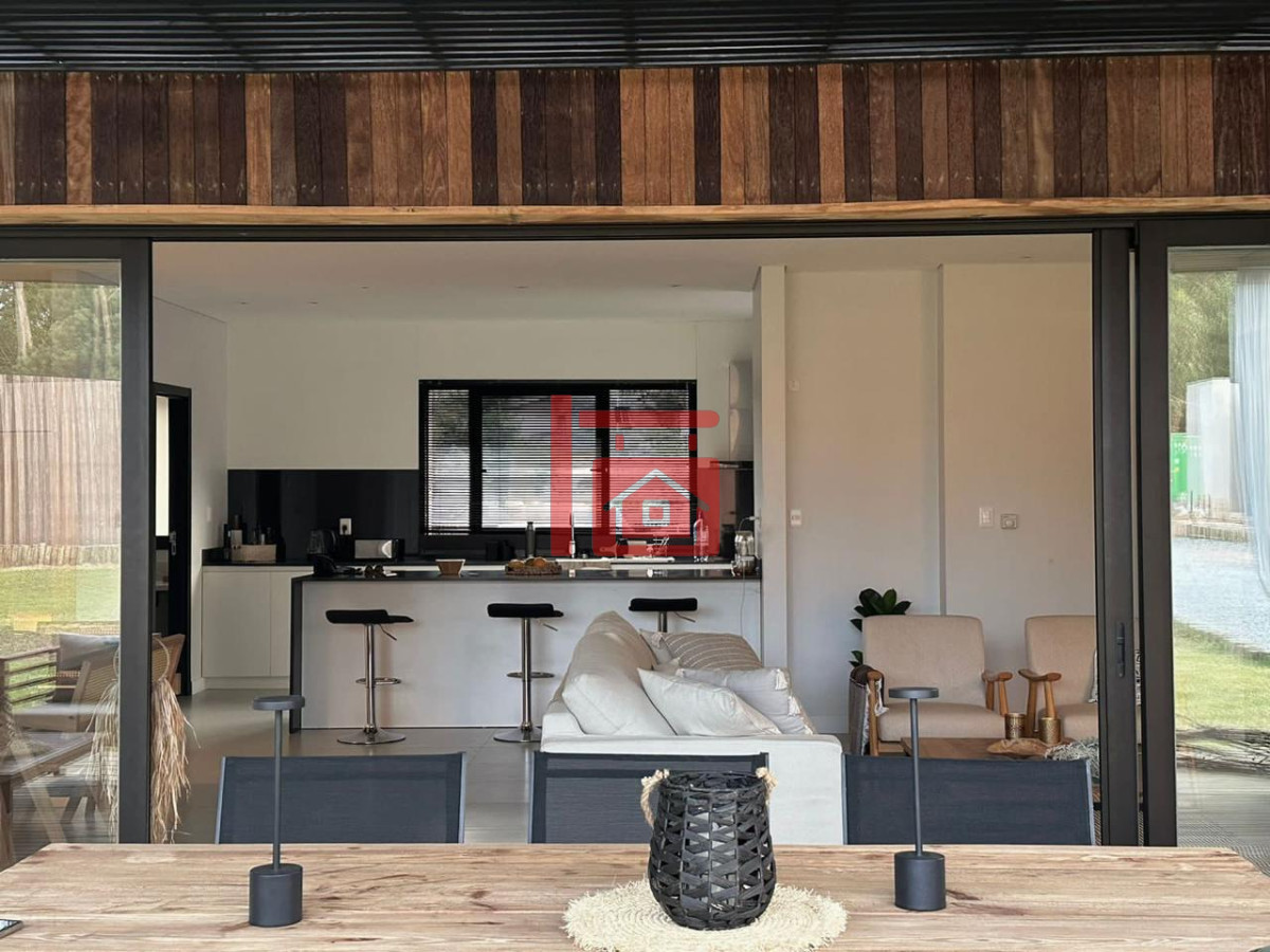 Casa ID.1000 - Alquiler de Casa 3 Dormitorios en barrio Privado - Las Magnolias - San Rafael - Punta del Este 