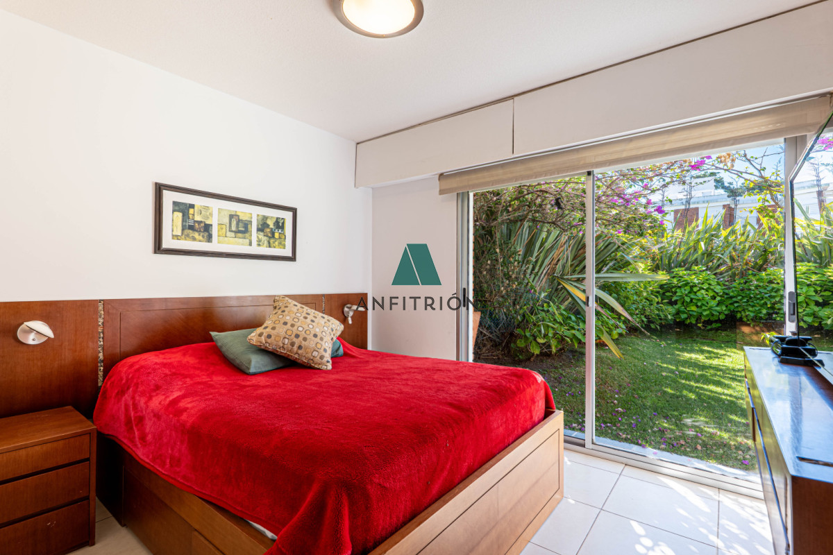 Apartamento ID.374 - Apartamento en Venta 3 Dormitorios - Patio y Prrillero de uso exclusivo - Punta del Este - Playa Mansa