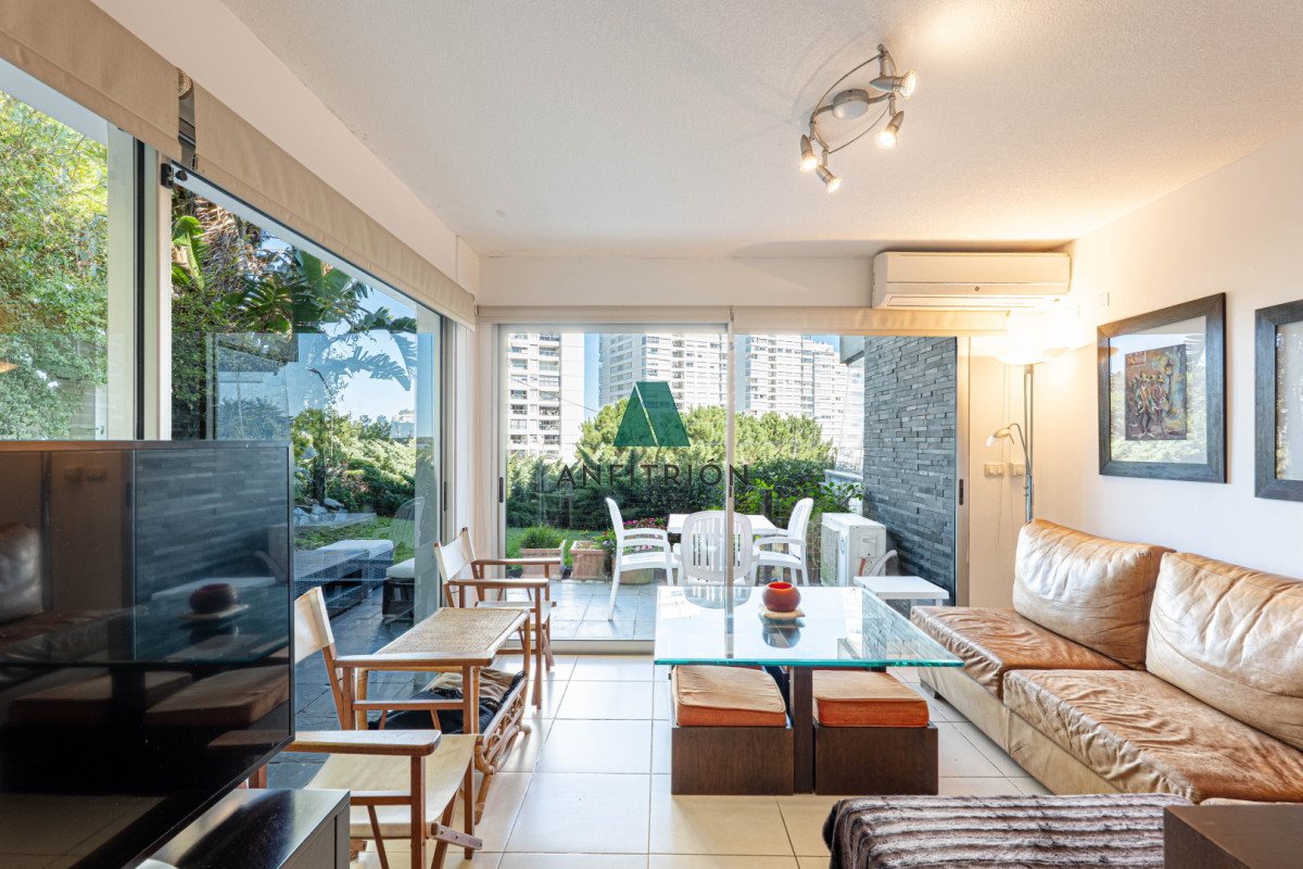Apartamento ID.374 - Apartamento en Venta 3 Dormitorios - Patio y Prrillero de uso exclusivo - Punta del Este - Playa Mansa