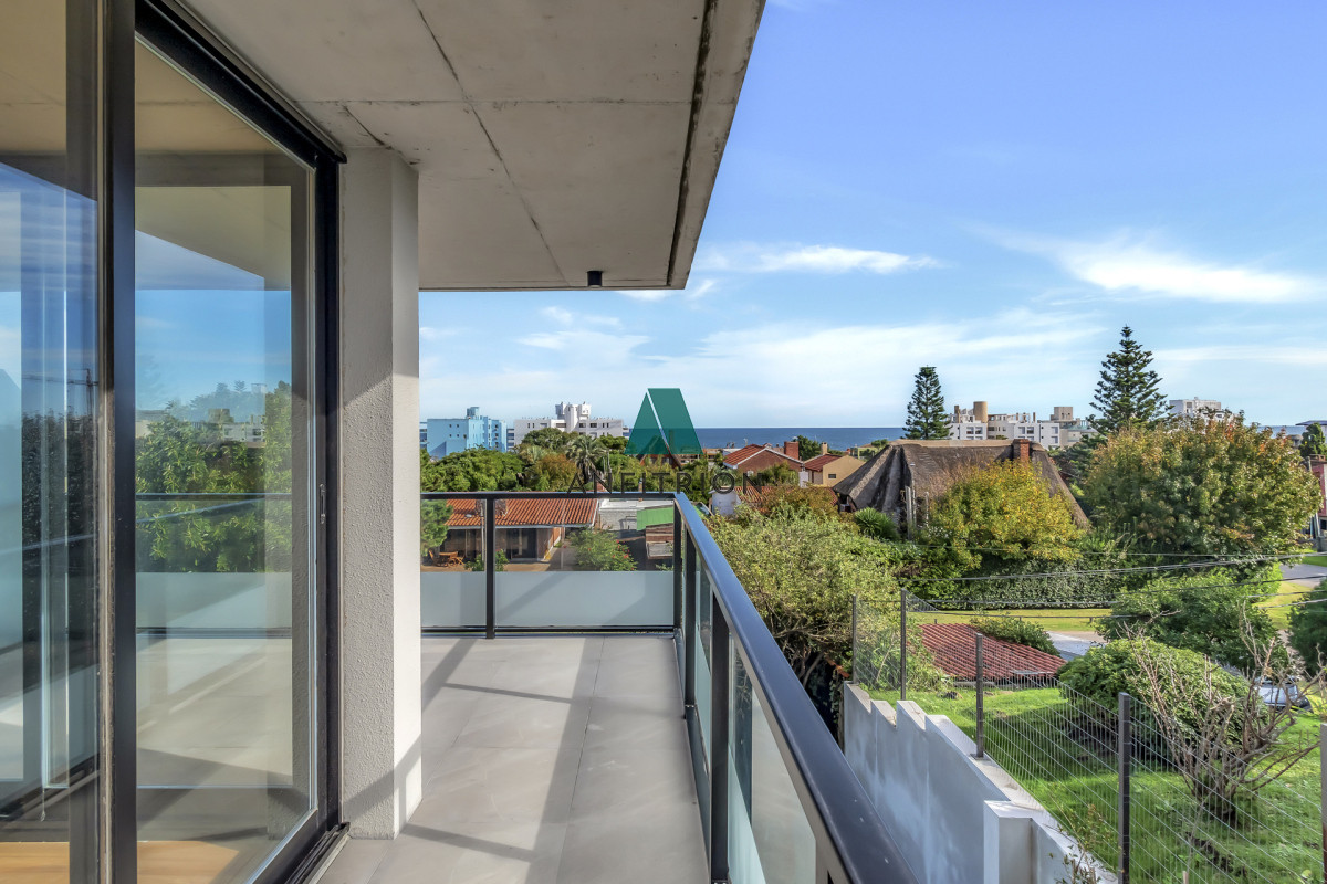 Apartamento ID.224 - Apartamento 2 Dormitorios a 200 metros del Mar, Playa Mansa, Punta del Este 