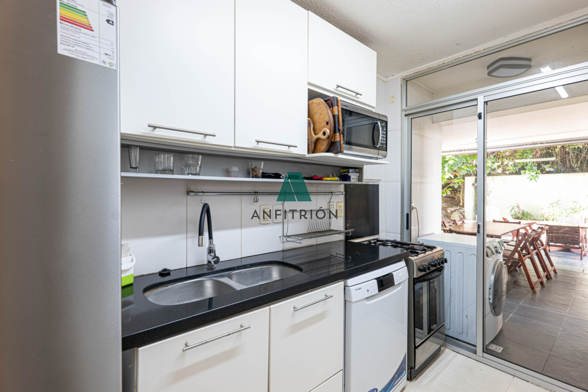 Apartamento ID.374 - Apartamento en Venta 3 Dormitorios - Patio y Prrillero de uso exclusivo - Punta del Este - Playa Mansa