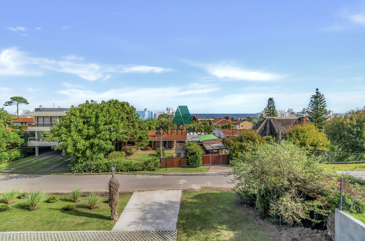 Apartamento ID.224 - Apartamento 2 Dormitorios a 200 metros del Mar, Playa Mansa, Punta del Este 