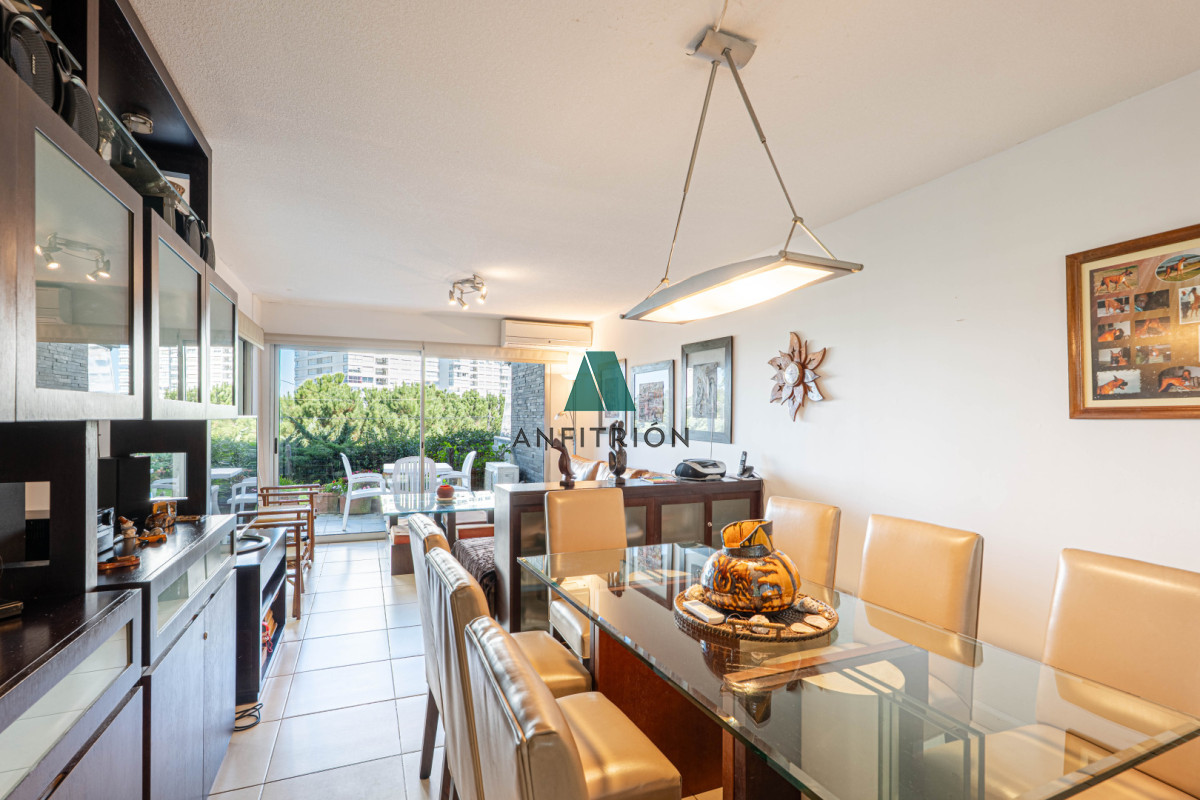 Apartamento ID.374 - Apartamento en Venta 3 Dormitorios - Patio y Prrillero de uso exclusivo - Punta del Este - Playa Mansa