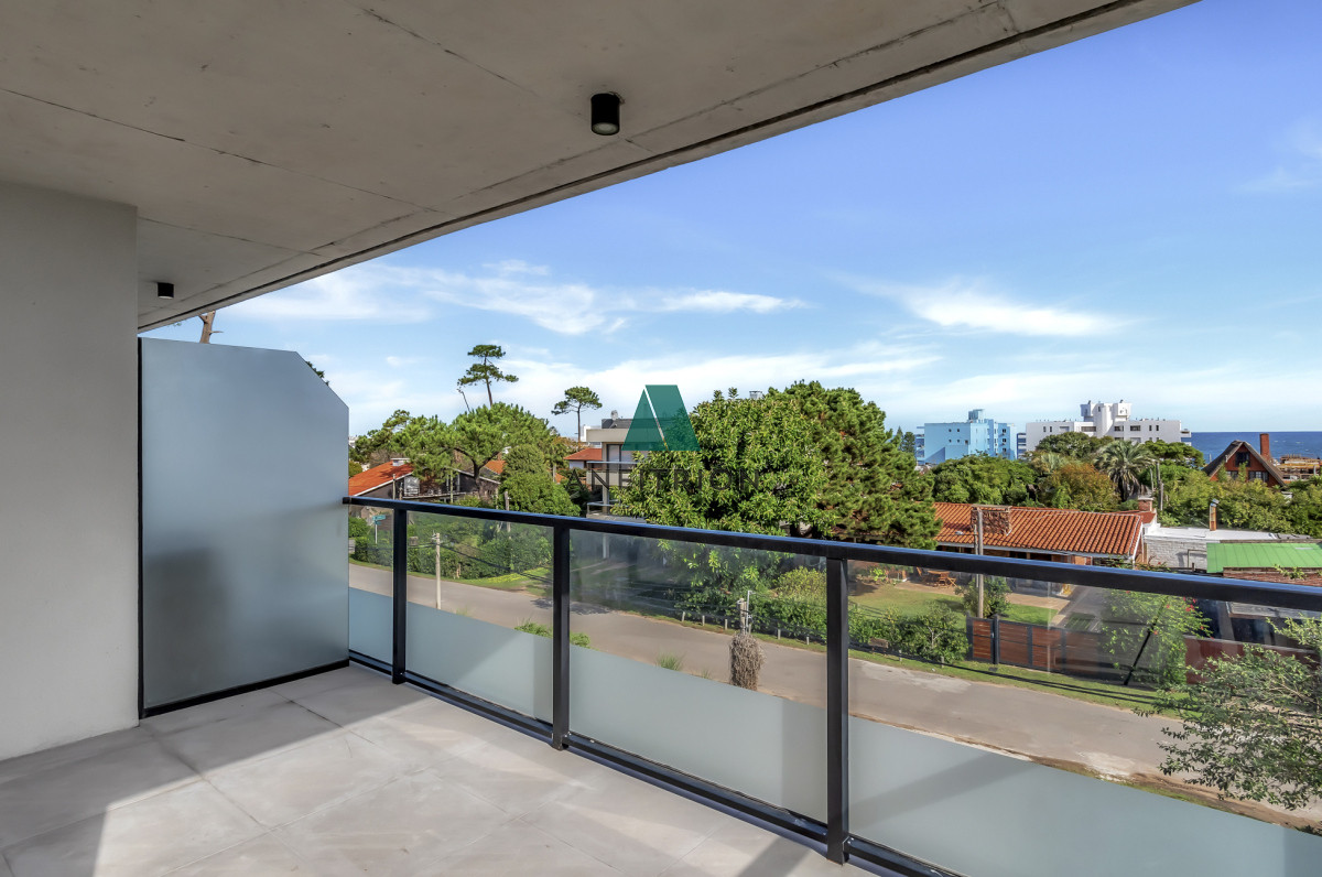 Apartamento ID.224 - Apartamento 2 Dormitorios a 200 metros del Mar, Playa Mansa, Punta del Este 